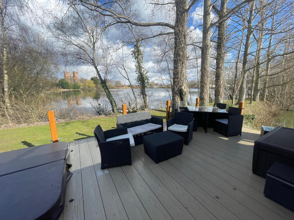 Rudd Lake Luxury Lakeside Lodge With Fishing & Hot Tub@タターズホール エクステリア 写真